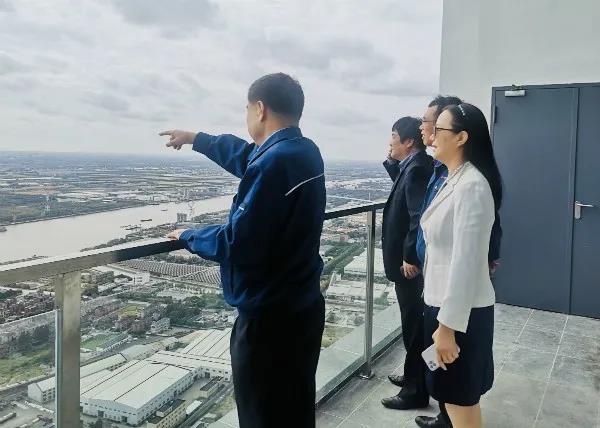 郁霞秋总裁率队走进上海大红鹰dhy(图4)