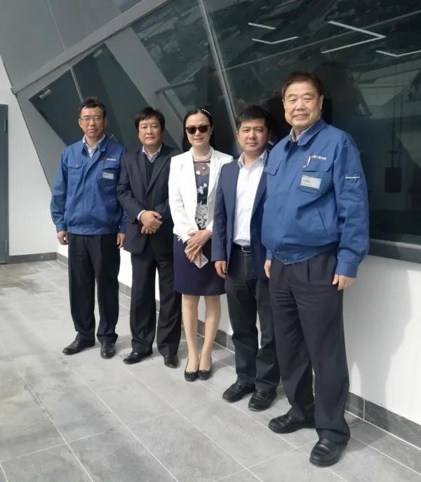 郁霞秋总裁率队走进上海大红鹰dhy(图5)